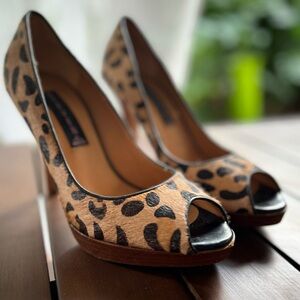 Steve Madden open toe leopard pumps